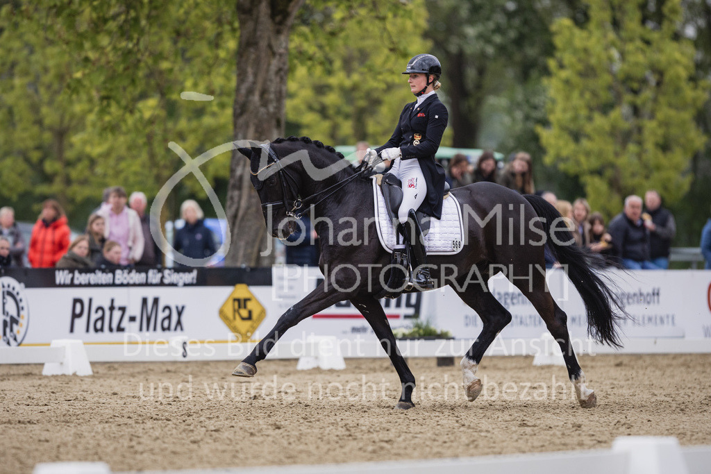 230429_Dressurfestival_S3St-241 | Deine schönsten Turniermomente als professionelle Fotos! Entdecke hochwertige Pferdesport-Fotografie im Online-Shop. Jetzt Fotos finden & bestellen!