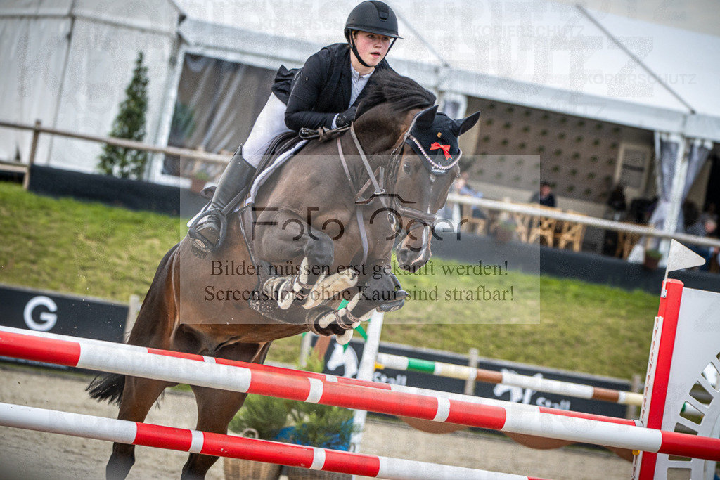 DOS_3640 | Entdecke hochwertige Reitturnierfotos von Foto Oger. Professionell, emotional und authentisch – jetzt Lieblingsmomente im Shop bestellen.Deutschlandweite Turnierfotografie. - Realisiert mit Pictrs.com