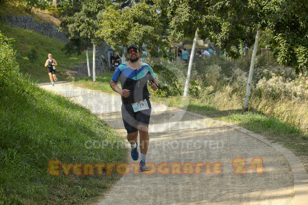 250824_1452_EX1_7858 | Sportfotografie im Rhein-Sieg Kreis, Köln, Bonn, NRW, Rheinland Pfalz, Hessen, etc. Unser Tätigkeitsfeld umfasst den Laufsport vom Volkslauf über den Marathon, Duathlon, Triathon bis zum Ultralauf wie Kölnpfad Ultra oder Schindertrail.