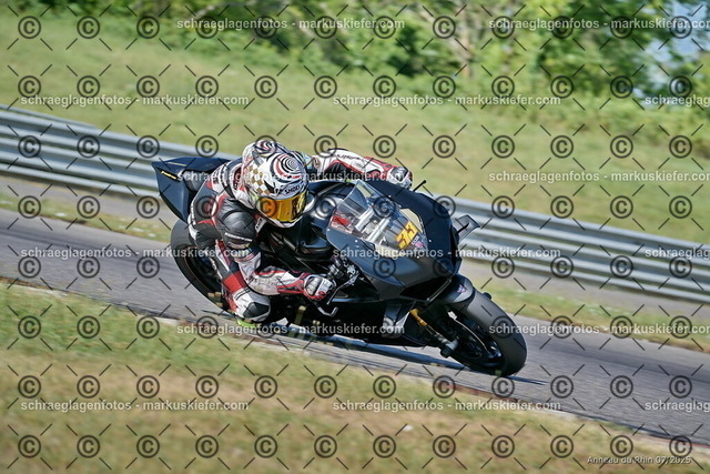 25bt04-0168 | markuskiefer.com - Realisiert mit Pictrs.com