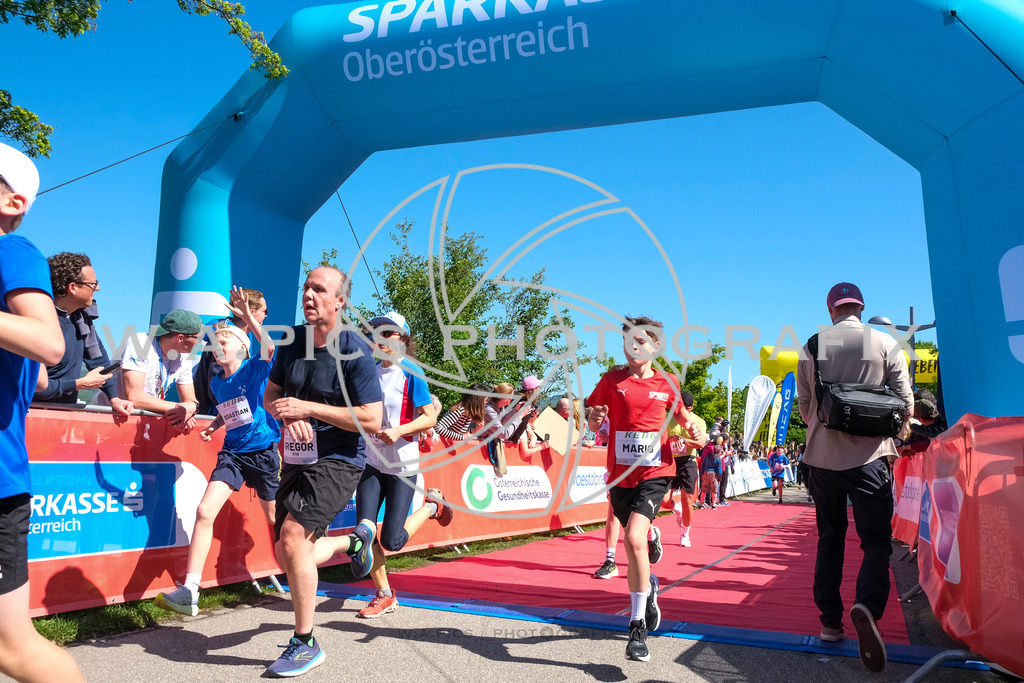 ..... | LINZ,AUSTRIA,27.April 24, Int. 3 Brückenlauf Linz  , Image shows: Photo: WAPICS / Michael ring