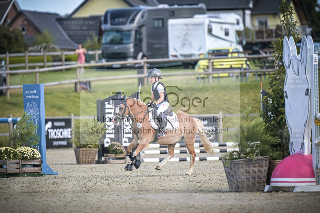 DOS_0738 | Entdecke hochwertige Reitturnierfotos von Foto Oger. Professionell, emotional und authentisch – jetzt Lieblingsmomente im Shop bestellen. - Realisiert mit Pictrs.com