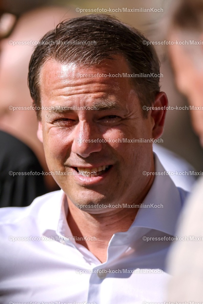 BVB10082501118 | 10.08.2025, Fußball, Borussia Dortmund - Juventus Turin, Testspiel, Signal Iduna Park, Saison 2025 2026: Geschäftsführer Sport Lars Ricken (BVB #lr)   DFB regulations prohibit any use of photographs as image sequences and or quasi-video.