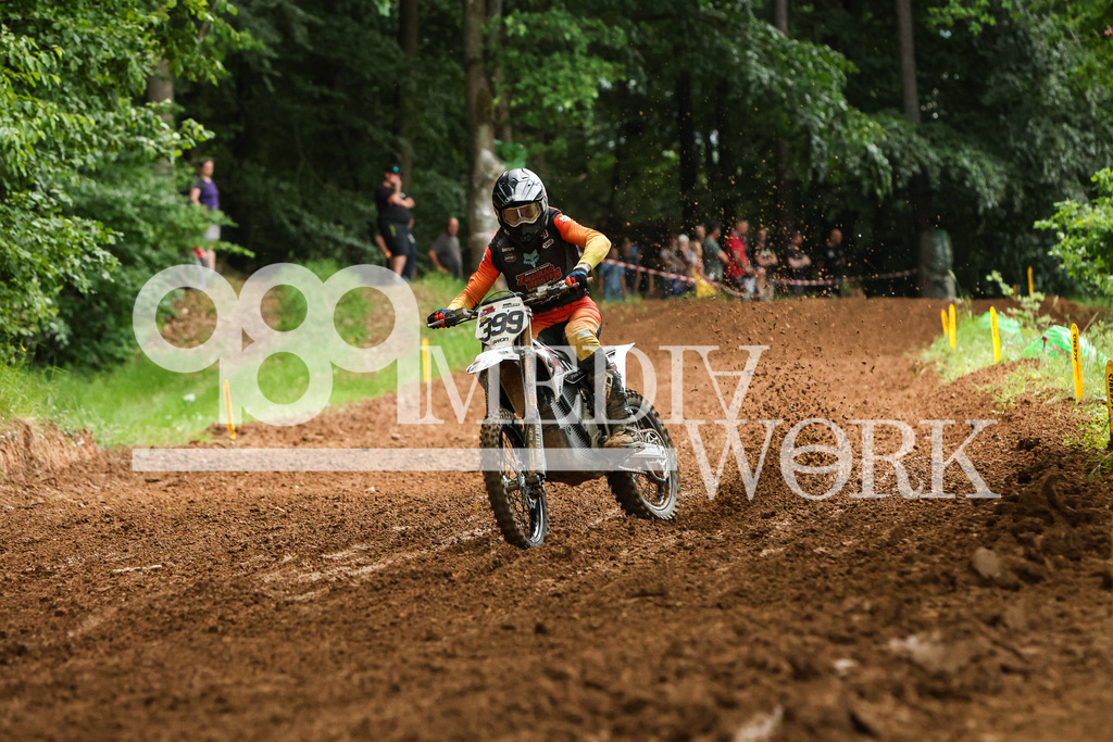 5E6A4576 | 989 MEDIAWORK