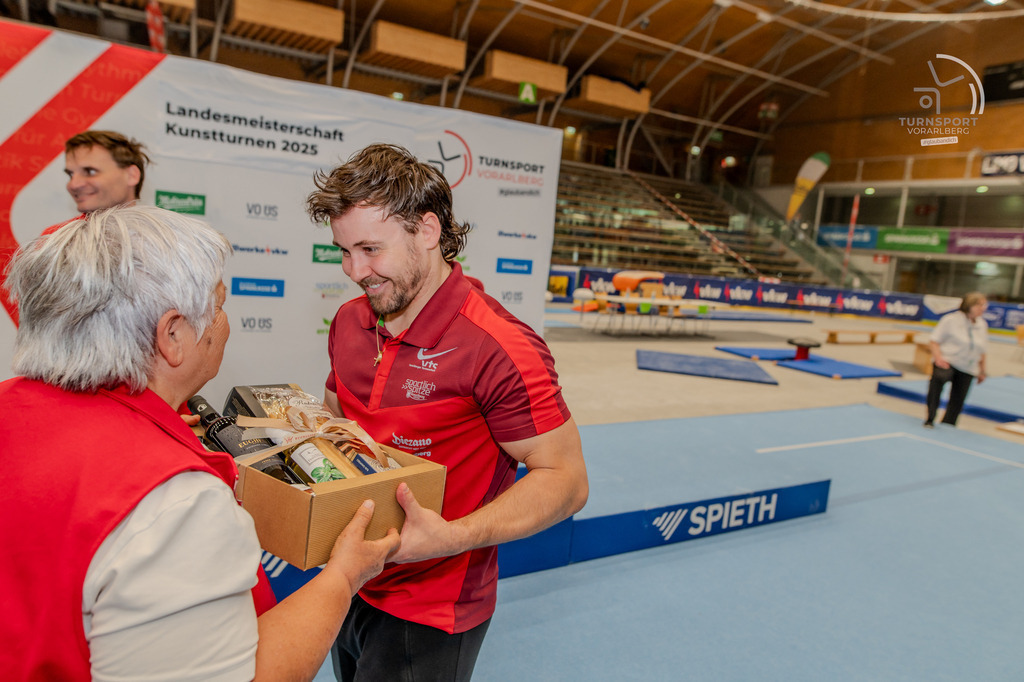 DSC_1785 | "Fussifoto.com – Ihr Ansprechpartner für hochwertige Fotografie! Entdecken Sie kreative Bilder und professionelle Dienstleistungen. Kontaktieren Sie uns für Ihre Projekte!"