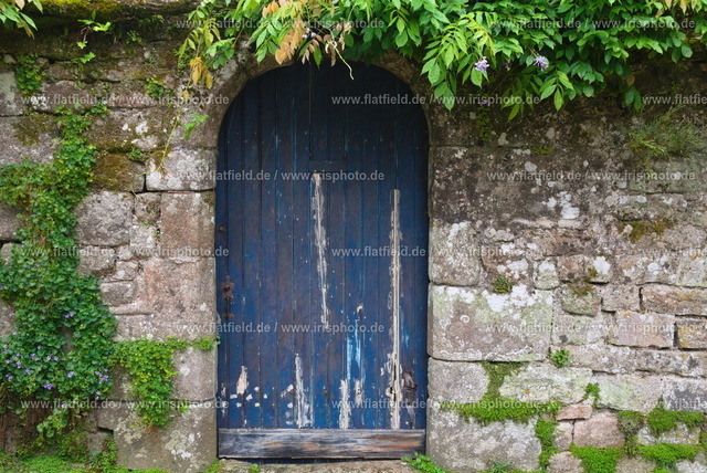 Blaue Tür in Locronan | Gesehen in Locronan / Bretagne