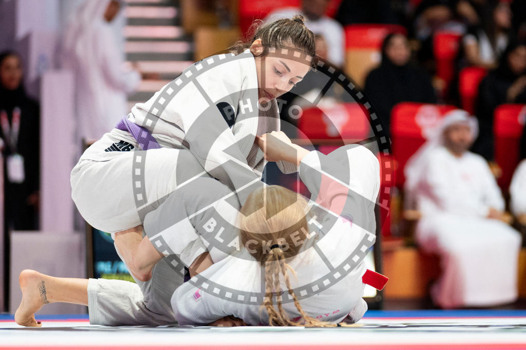 20231109PBB6371 | Fighters compete during the AJP World Professional Championship in the Mubadala Arena in Abu Dhabi, Arab United Emirates, on November 9, 2023.