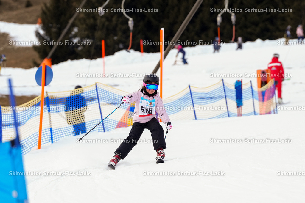 SRF_02.01.2026_0874 | Skirennfotos,Serfaus,Fiss,Ladis,Kinderskirennen,Winter,Tirol,Oberland,skirace,SFL,feelfree,weil wir's genießen,ski,Ski,skifahren,Sonnenplateau, - Realisiert mit Pictrs.com