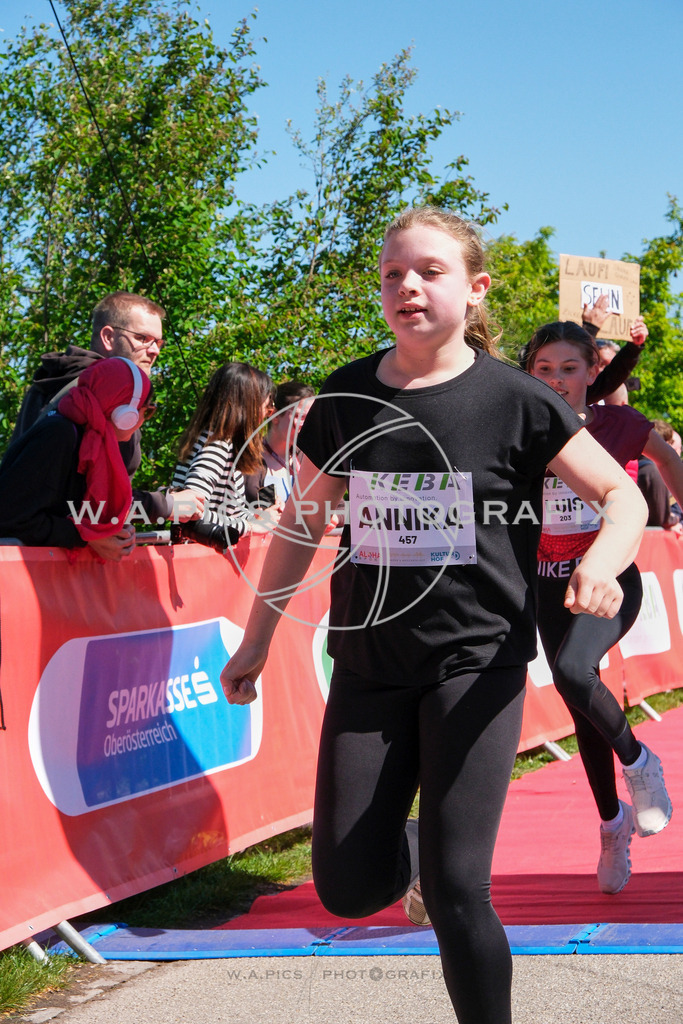 ..... | LINZ,AUSTRIA,27.April 24, Int. 3 Brückenlauf Linz  , Image shows: Photo: WAPICS / Michael ring