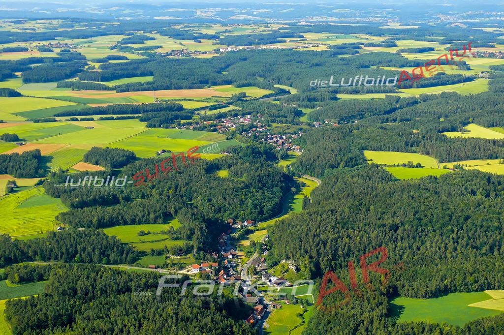 Luftbild von Zedersitz Wonsees - Luftaufnahme wurde 2007 von https://frankenair.de mittels Flugzeug (keine Drohne) erstellt - die Geschenkidee