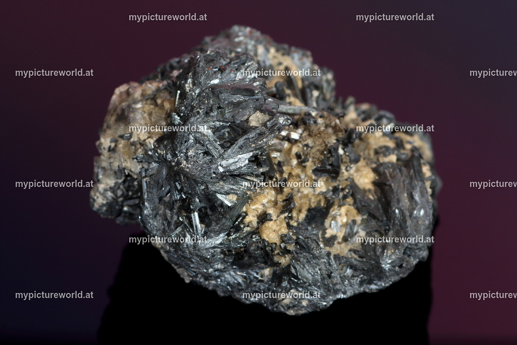 Antimonit-003 | Das Bilderarchiv über Tiere, Planzen und Landschaften. In der Bilddatenbank finden Sie ein große Auswahl an hochwertigen Bilder für Ihre Werbung - Realisiert mit Pictrs.com