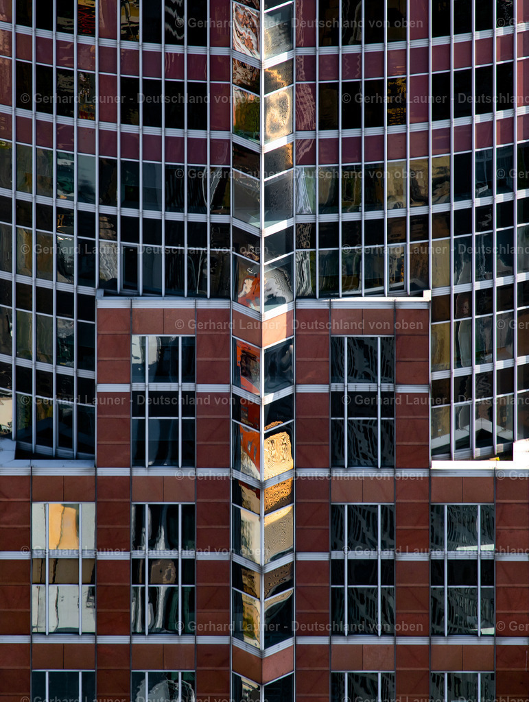 9102127 | Fassade des Messeturm, Frankfurt am Main