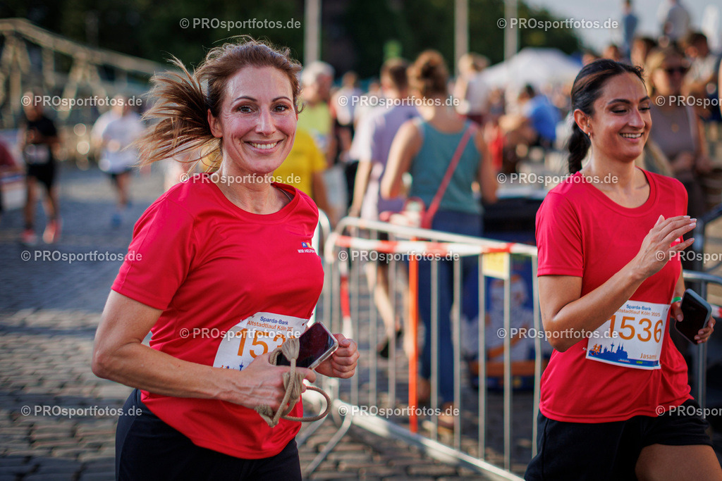 Sparda-Bank Altstadtlauf Köln; Köln, 15.08.2025 | Mara Bergmann beim Sparda-Bank Altstadtlauf Köln am 15.08.2025 in Köln (Nordrhein-Westfalen). 