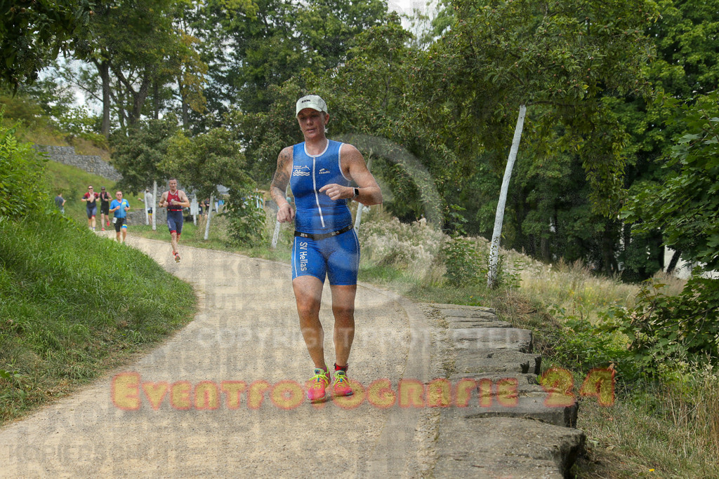250824_1344_EX1_3470 | Sportfotografie im Rhein-Sieg Kreis, Köln, Bonn, NRW, Rheinland Pfalz, Hessen, etc. Unser Tätigkeitsfeld umfasst den Laufsport vom Volkslauf über den Marathon, Duathlon, Triathon bis zum Ultralauf wie Kölnpfad Ultra oder Schindertrail.