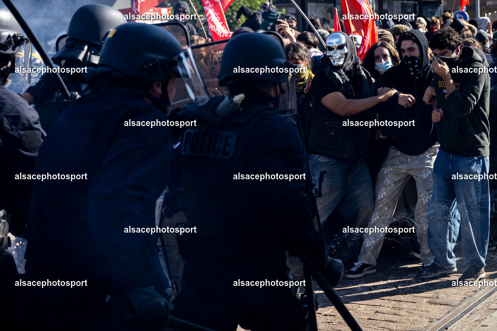_B7A0205 | manifestation de lycéens à Strasbourg, le 6 octobre 2026, dans le cadre d’un mouvement national de protestation contre les conditions d’apprentissage. - Realisiert mit Pictrs.com