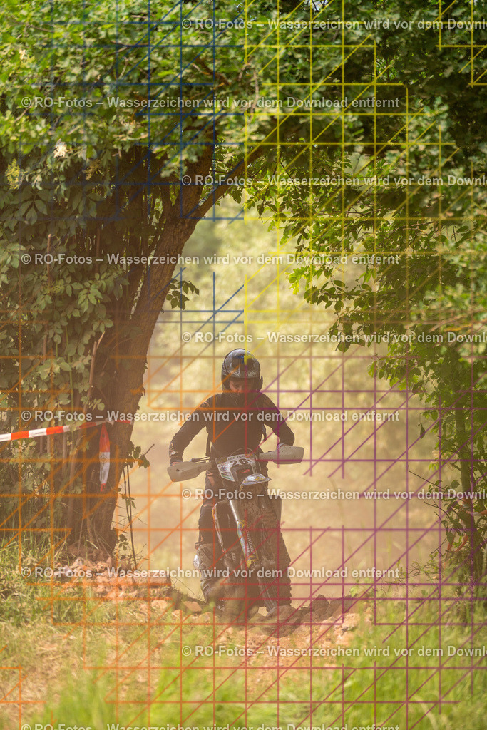 Wolfshausen 3 Lauf -291 | Sportfotografie von RO-Fotos: Motorsport, Motocross, Enduro, Laufveranstaltungen und Triathlon. Professionelle Fotos von Sportlern und Events. - Realisiert mit Pictrs.com