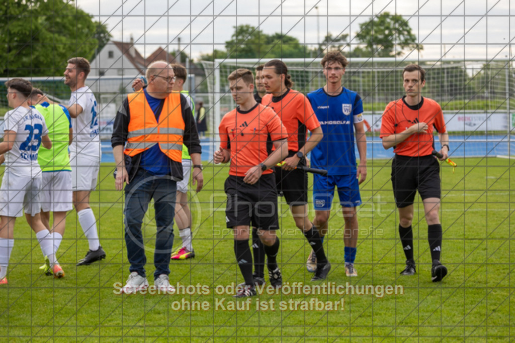 20250529_182631_0218 | #,  VfL Kirchheim (blau) vs. 1.FC Eislingen (weiß), Fußball, Bezirkspokal Finale - Bezirk Neckar/Fils, 2024/2025, Rasenplatz VfL Stadion Kirchheim, Jesinger Straße 105, 73230 Kirchheim, 29.05.2025 - 16:30 Uhr,Foto: PhotoPeet-Sportfotografie/Peter Harich
