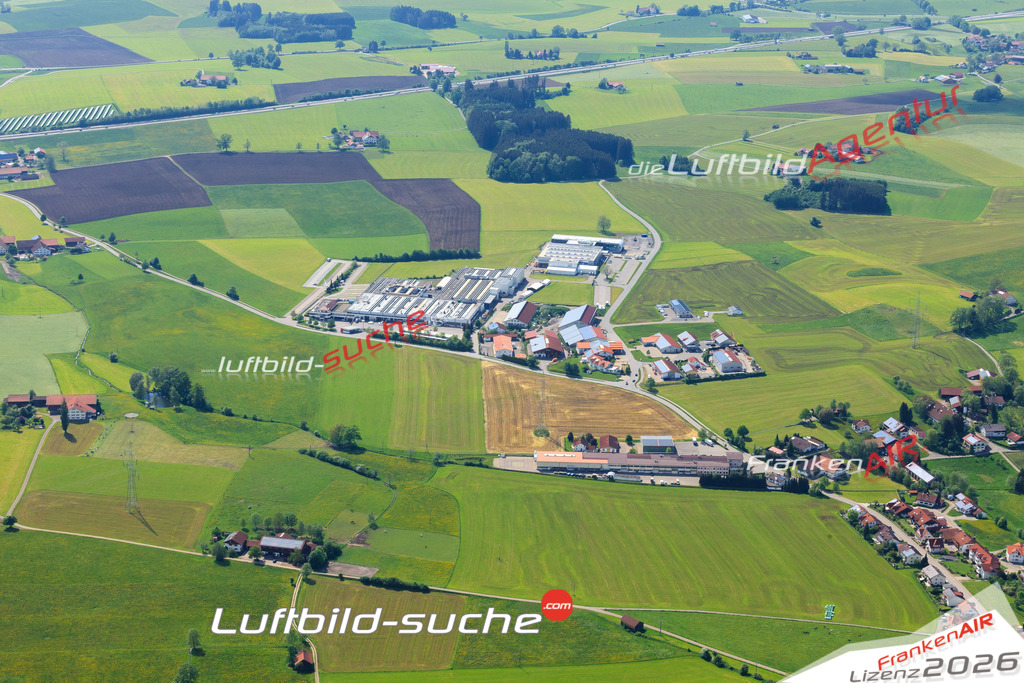 Die Luftaufnahme der Stadt Haldenwang wurde vom UL-Flugzeug heraus erstellt ( keine Drohne )- hohe Auflösung für beste Qualität