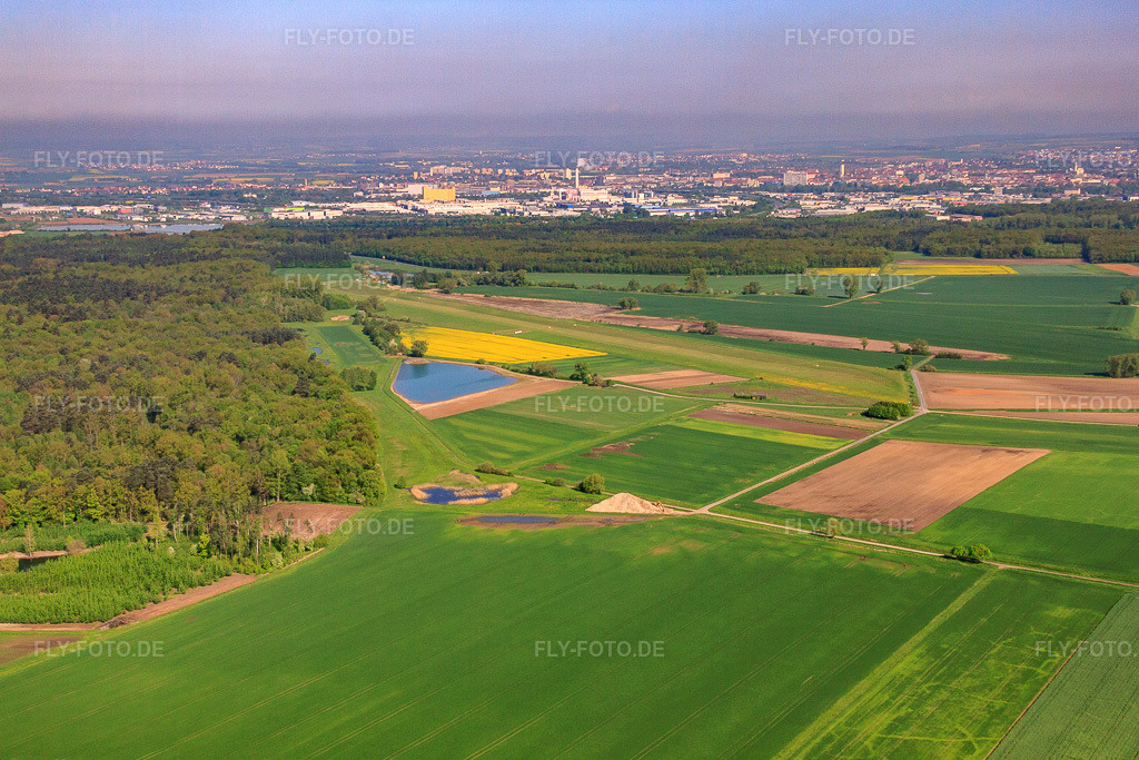 Luftbild: Queranflug zur Zwo Acht von EDSF in Gochsheim im Bundesland Bayern in Deutschland. Foto: IMG_57111.jpg vom 08.05.2013 durch Werner Riehm/FLY-FOTO.de