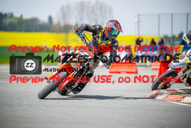 MaZZes_FotoMatrix_230507_9760 | UE40