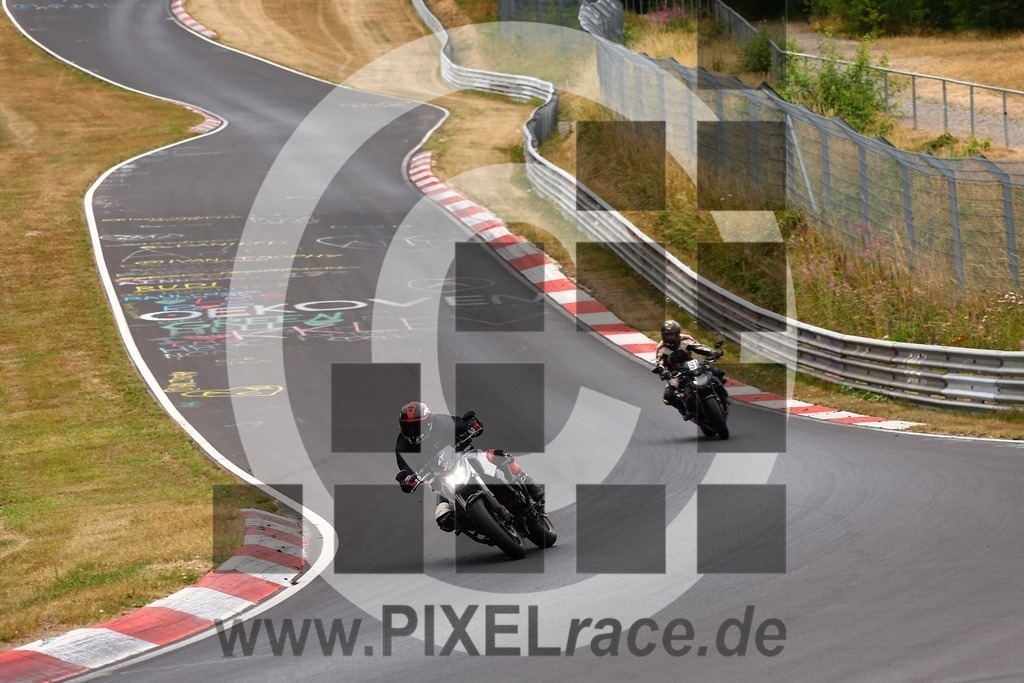 0091-20260722_02437 | Schöne Erinnerungen an spannende Momente - das festzuhalten ist unser Job. PIXELrace.de ist seit 2003 auf den Rennstrecken Europas unterwegs um die Action draußen beim Fahren und die wunderbare Stimmung imm Fahrerlager für euch einzufangen.