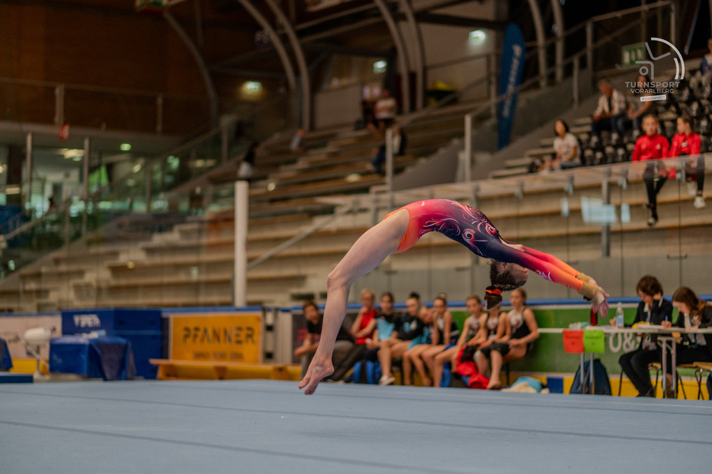 2025-04-12-Nacht_in_Tracht-0918 | "Fussifoto.com – Ihr Ansprechpartner für hochwertige Fotografie! Entdecken Sie kreative Bilder und professionelle Dienstleistungen. Kontaktieren Sie uns für Ihre Projekte!"