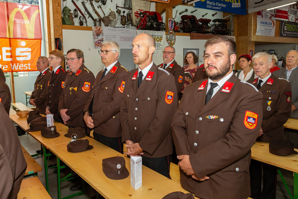 16_Festmesse_016 | Fotodoku der Festmesse im FF-Haus Loosdorf anlässlich der Fahrzeugweihe und in Dienststellung der neuen Einsatzfahrzeuge der FF-Loosdorf.