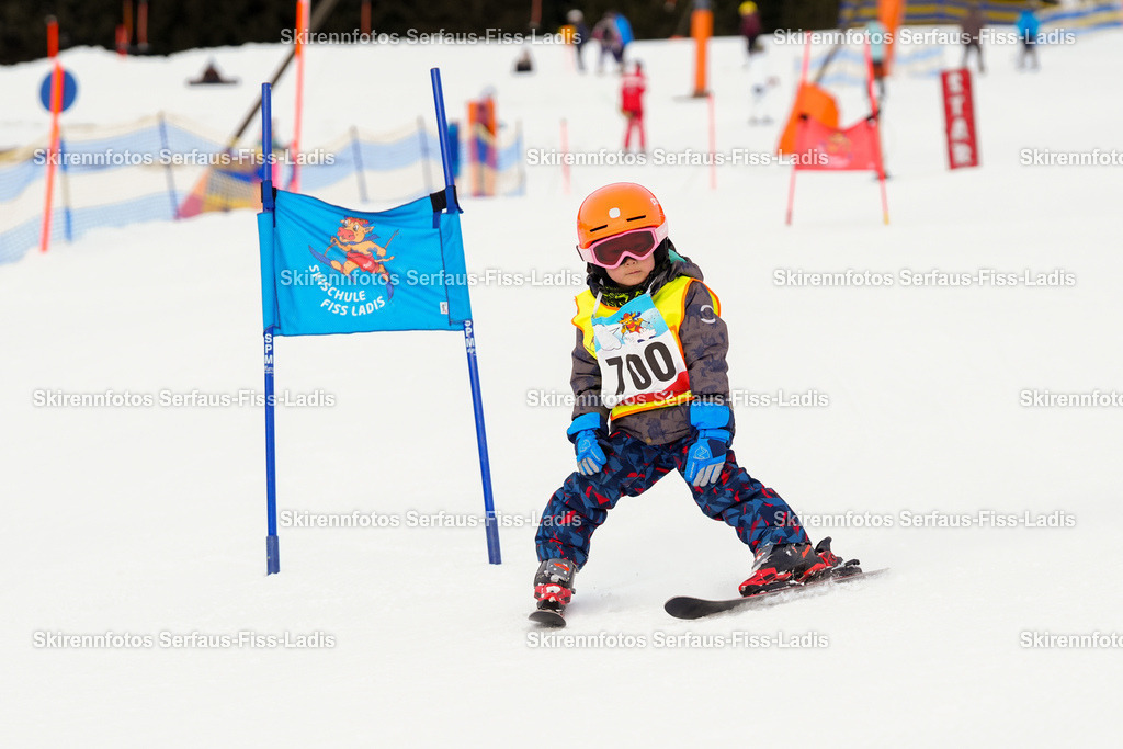 SRF_02.01.2026_0165 | Skirennfotos,Serfaus,Fiss,Ladis,Kinderskirennen,Winter,Tirol,Oberland,skirace,SFL,feelfree,weil wir's genießen,ski,Ski,skifahren,Sonnenplateau, - Realisiert mit Pictrs.com