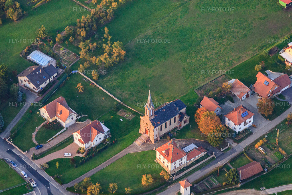 Luftbild: Église de Cleebourg in Cleebourg im Bundesland Bas-Rhin in Frankreich. – Foto: IMG_54255.jpg vom 21.10.2012 durch Werner Riehm/FLY-FOTO.de – Auflösung des Originals: 4752 x 3168 px