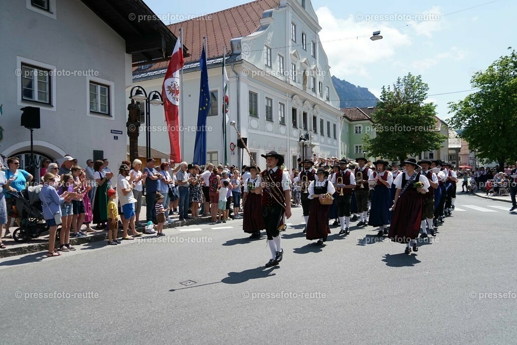 22c-STEEG-Bundesmusikfest-2023-Juni16-Reutte-DSC06644 | Info aus dem Bezirk Reutte/Ausserfern Tirol sowie eine umfangreiche Bilddatenbank über die gesamte Region: Lechtal, Talkessel Reutte, Tannheimertal, Zwischentoren. Lech, Plansee, Zugspitze, Grenztunnel, B179, Fernpassstraße, Verkehr, Lawinen, Tradition, - Realisiert mit Pictrs.com