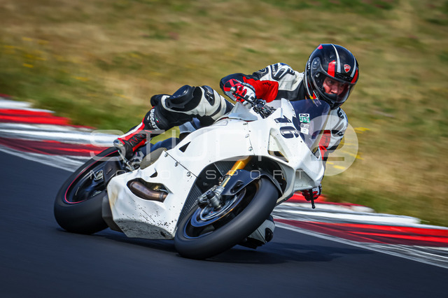 0016-260804MM-015_16 | Deine Full-Service-Agentur für ✔️Videoproduktionen und ✔️Motorsportfotografie Jetzt Angebot anfragen!