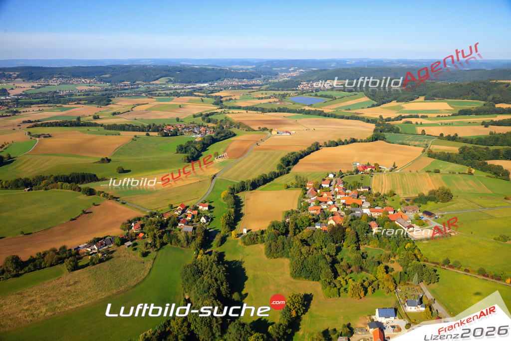 Die Luftaufnahme Hain - Küps wurde vom UL-Flugzeug (keine Drohne) aus fotografiert.Hohe Druck- Auflösung-die Geschenkidee!
