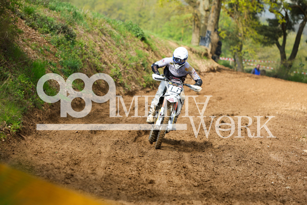5E6A9604 | 989 MEDIAWORK