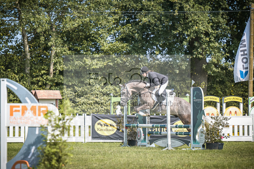 DOS_3336 | Entdecke hochwertige Reitturnierfotos von Foto Oger. Professionell, emotional und authentisch – jetzt Lieblingsmomente im Shop bestellen.Deutschlandweite Turnierfotografie. - Realisiert mit Pictrs.com