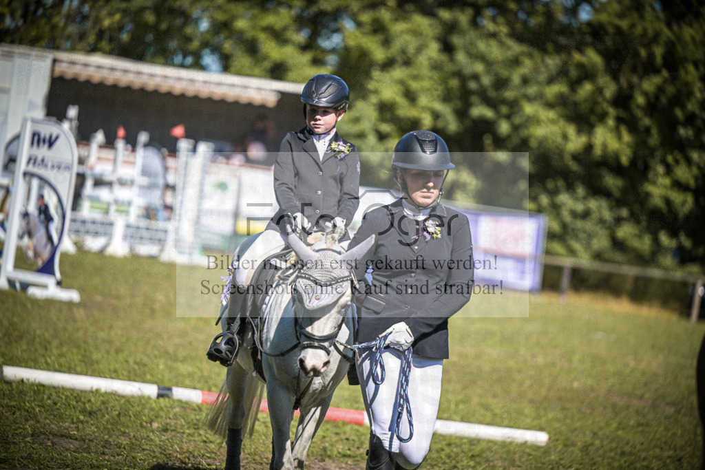 DOS_0025 | Entdecke hochwertige Reitturnierfotos von Foto Oger. Professionell, emotional und authentisch – jetzt Lieblingsmomente im Shop bestellen.Deutschlandweite Turnierfotografie. - Realisiert mit Pictrs.com