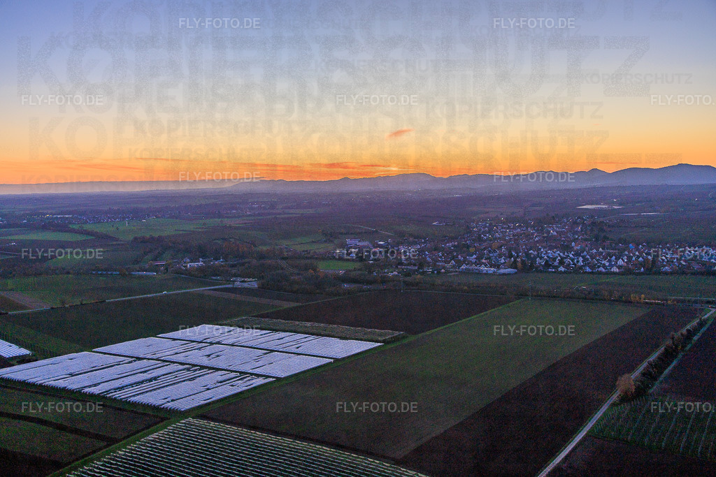 Ortsansicht von Osten | Luftbild: Ortsansicht von Osten in Insheim im Bundesland Rheinland-Pfalz in Deutschland. Foto: IMG_151730.jpg vom 18.11.2025 durch Werner Riehm/FLY-FOTO.de - Realisiert mit Pictrs.com