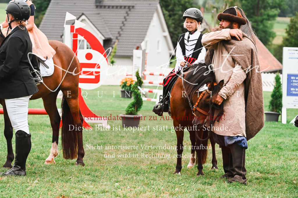 DSC_7449 | Pferde- und Turnierfotografie in Westsachsen. Pferdeportraits, Auftragszeichnungen und intuitive Kunst.