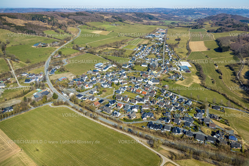 Sundern250304617 | Luftbild, Wohngebiet Ortsansicht Hellefeld, Wiesen und Felder in Hügellandschaft, Sundern, Sauerland, Nordrhein-Westfalen, Deutschland