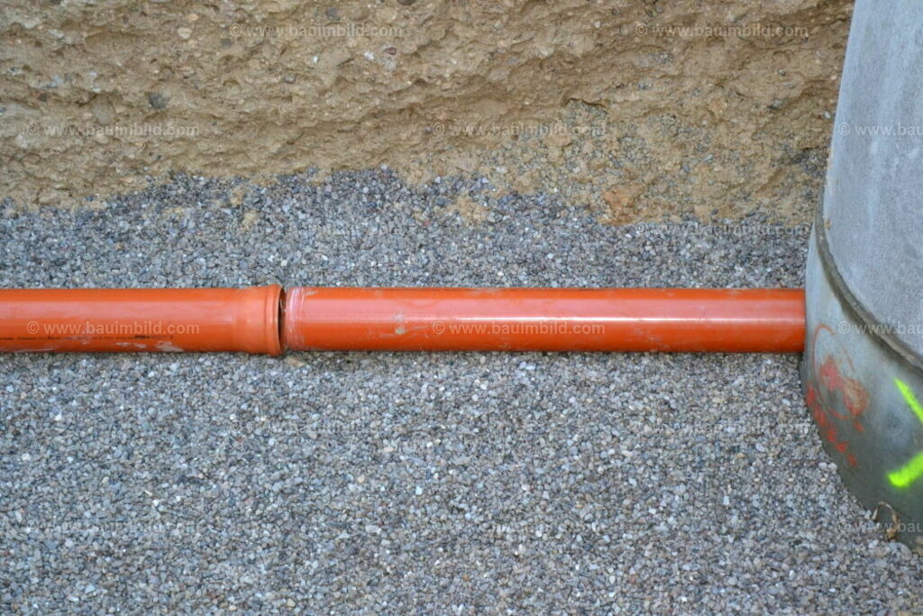 bib-lg03-abwasserkanal-0054 | Nach LV-Leistungsgruppen sortierte Detailfotos über den Bau eines Hauses. Alle Hausbau-Bilder direkt vom Urheber und Autor der Website Haus-Selber-Bauen.com