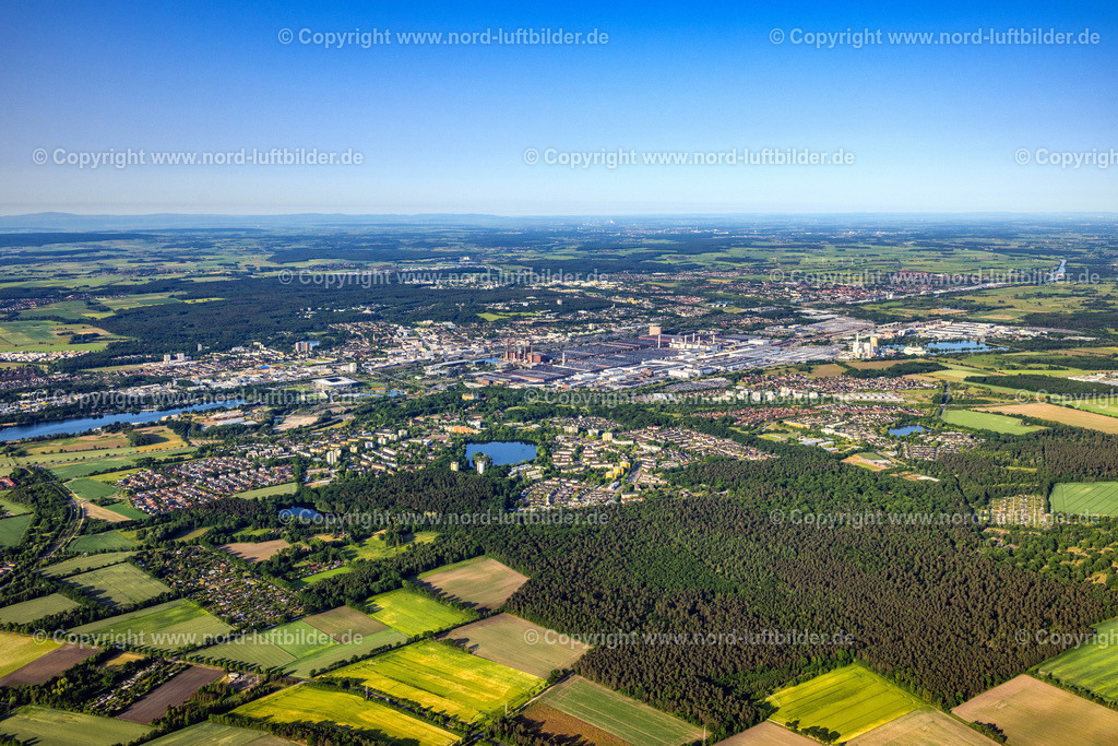Wolfsburg_VW_Werk_Volkswagen_ELS_3573050623 | WOLFSBURG 05.06.2023 Blick auf das VW - Werksgelände Forschung &amp; Entwicklung der Volkswagen AG an der VW-Straße an der VW-Mittelstraße in Wolfsburg im Bundesland Niedersachsen. Weiterführende Informationen bei: VOLKSWAGEN AG. // View of the VW - factory premises research &amp; development of Volkswagen AG on street VW-Mittelstrasse in Wolfsburg in the state of Lower Saxony. Further information at: VOLKSWAGEN AG. Foto: Martin Elsen