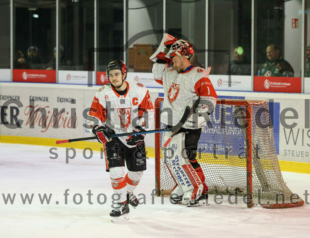 2024-01-12_092_TSV_Erding_gegen_EV_Dingolfing | Erding, Deutschland, 12.01.2024:
Eishockey, Bayernliga Vorrunde 2023 / 2024, 24. Spieltag, TSV Erding gegen EV Dingolfing, Endergebnis: 10:2

Dennis Jedrus (EV Dingolfing, #1)

Foto: Christian Riedel / fotografie-riedel.net