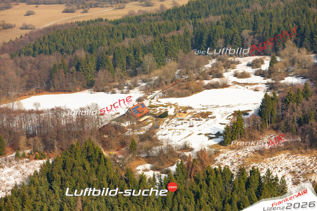 Die Luftbildaufnahme Würzburger Haus - Geroda wurde 2019 mittels Flugzeug (keine Drohne) erstellt. Perfekte Schärfe und Druck- Ergebnisse- Garantiert!