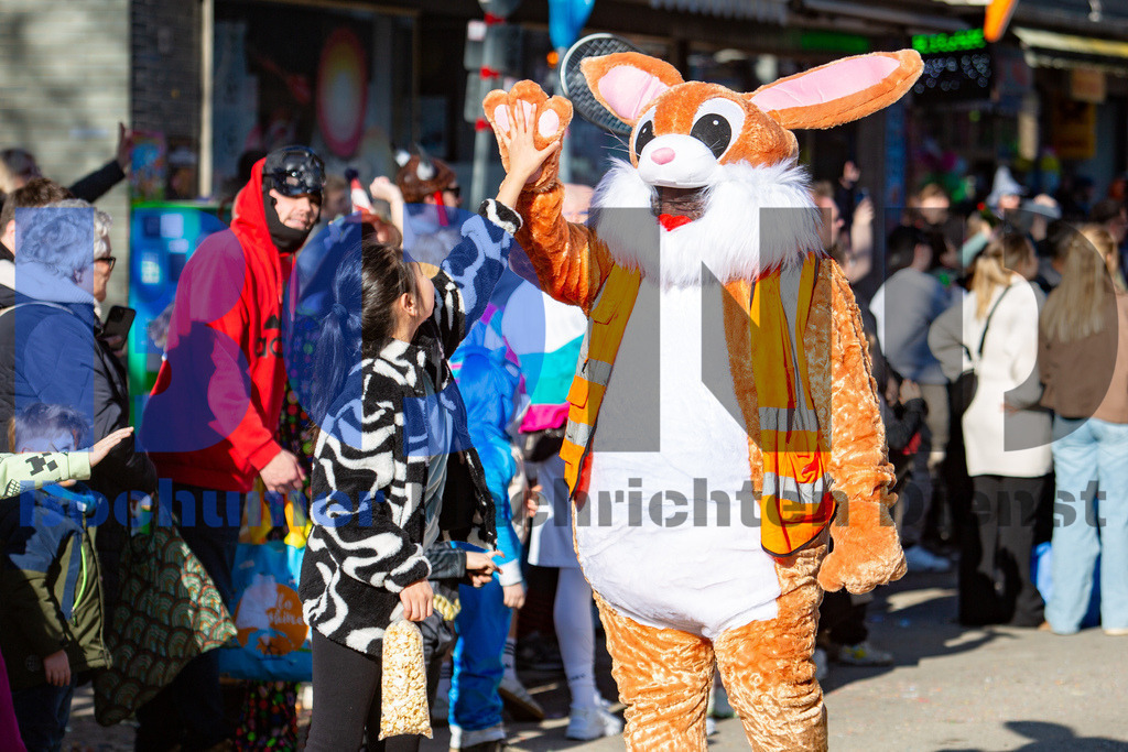 JEM_WATKAR20250302-72 | bond - Realisiert mit Pictrs.com