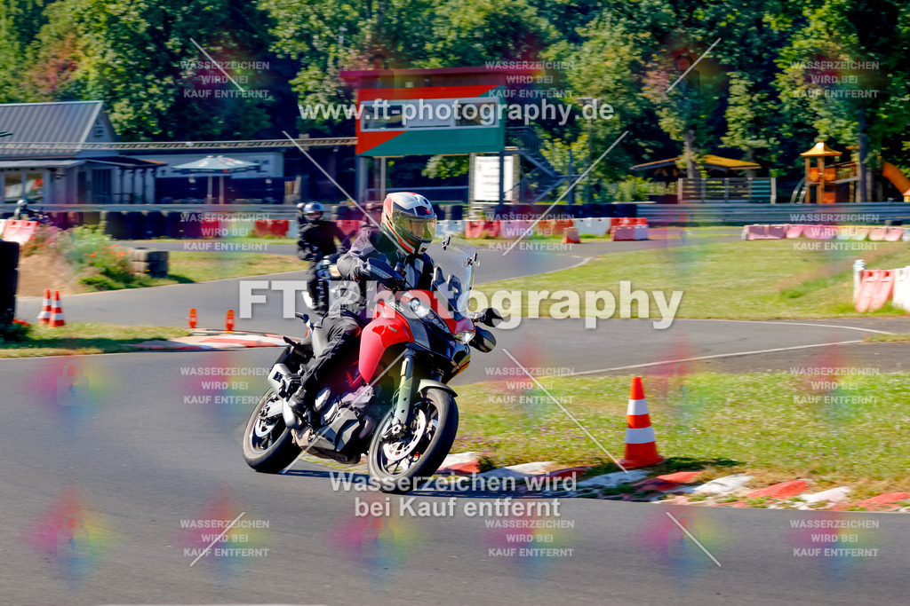 _MOT8776 | Hier findet Ihr Bilder von Touristenfahrten auf der Nürburgring Nordschleife oder von anderen Veranstaltungen die ich besucht habe. Viel Spass beim Durch Schauen 