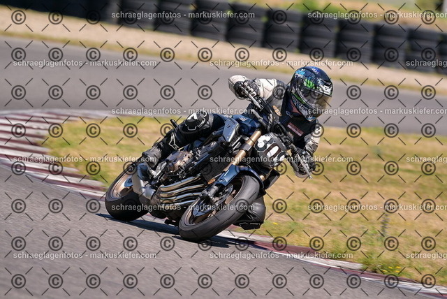 26bt05-1255 | markuskiefer.com - Realisiert mit Pictrs.com