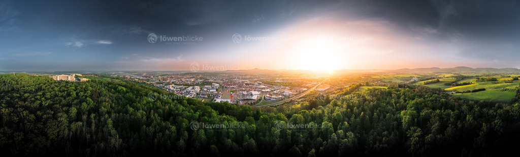 Sonnenaufgang hinter dem Eichert-Wald | löwenblicke | shop