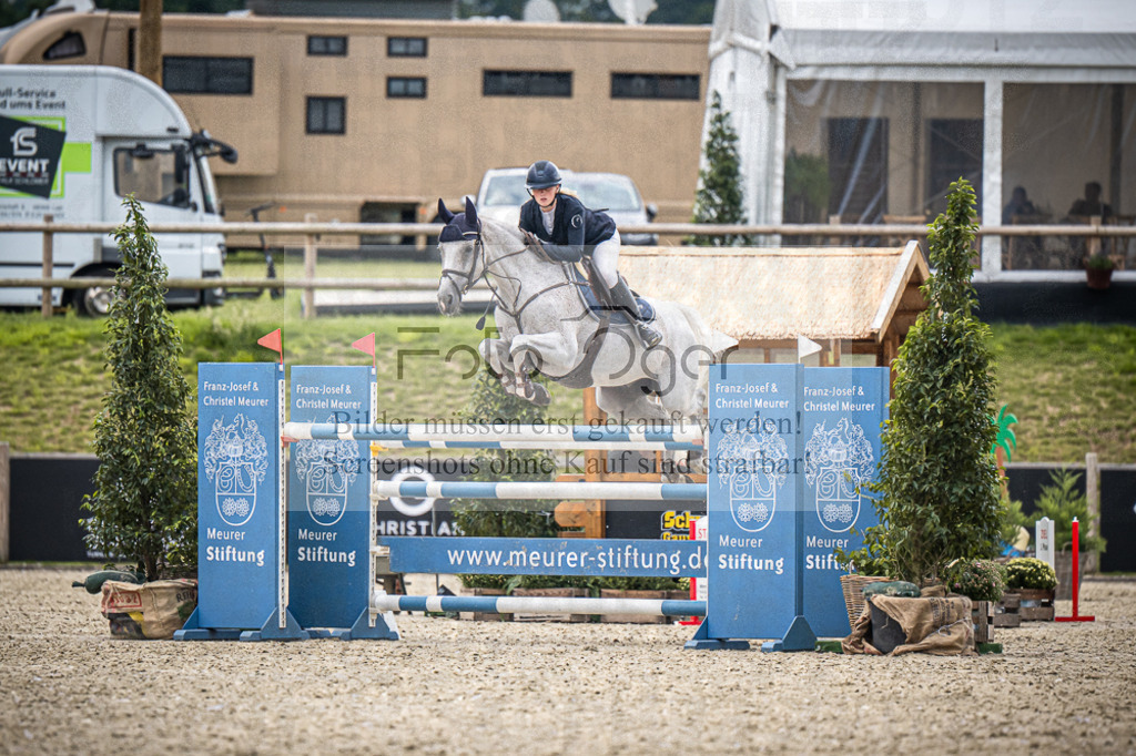 DOS_5736 | Entdecke hochwertige Reitturnierfotos von Foto Oger. Professionell, emotional und authentisch – jetzt Lieblingsmomente im Shop bestellen.Deutschlandweite Turnierfotografie. - Realisiert mit Pictrs.com