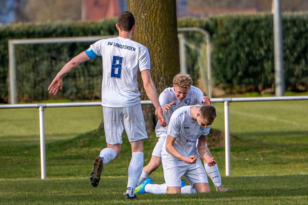 Fußball I Herren I Saison 2025-2026 I Halbfinale Kreispokal VEC I  BW Langförden - TV Dinklage II I 19613 | jns.sportfotos - Realisiert mit Pictrs.com