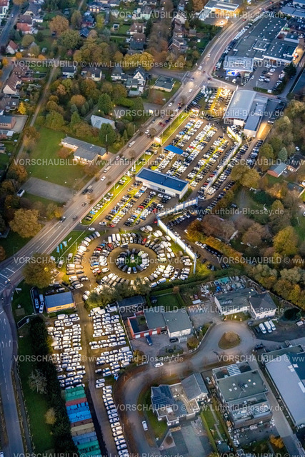 Hamm231103643Nacht | Luftbild, Nachtaufnahme, beleuchtetes Autohaus Potthoff Autohändler, kreisrunder Parkplatz für PKW, Bockum-Hövel, Hamm, Ruhrgebiet, Nordrhein-Westfalen, Deutschland