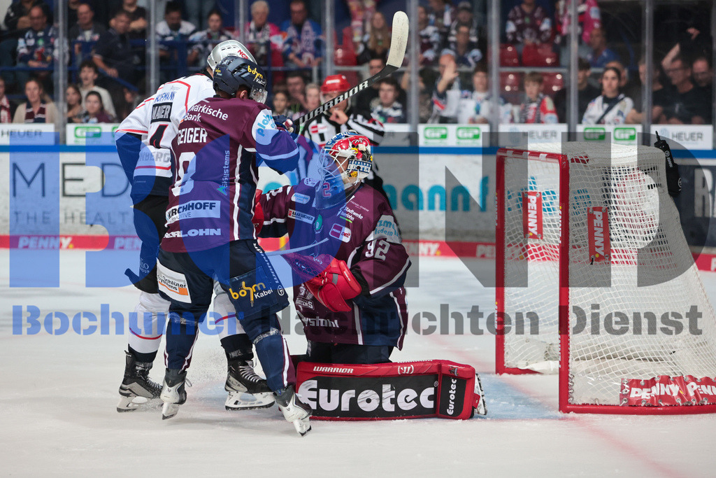 SES_ISENUR20250919-44 | bond - Realisiert mit Pictrs.com